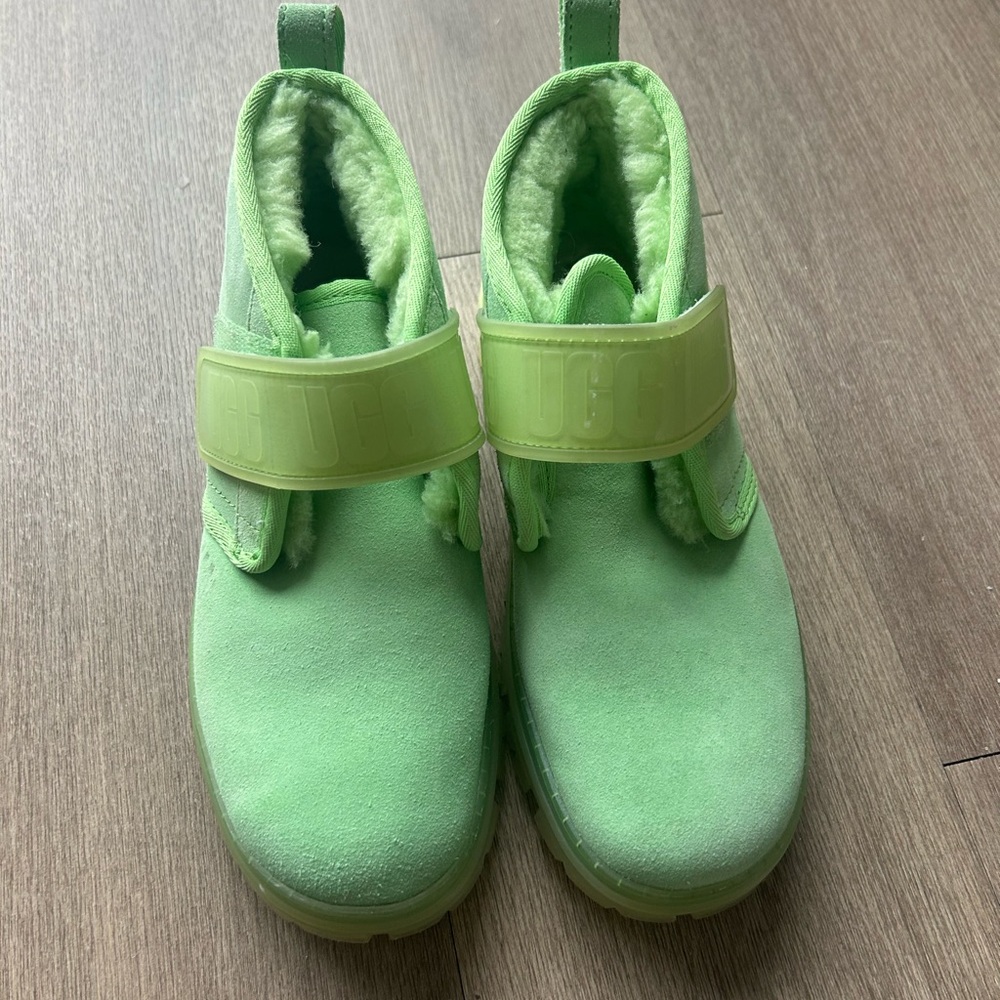 UGG Classic Mini Platform Velcro Boots – Neon Green (Size 7 / 38 / 24 cm)